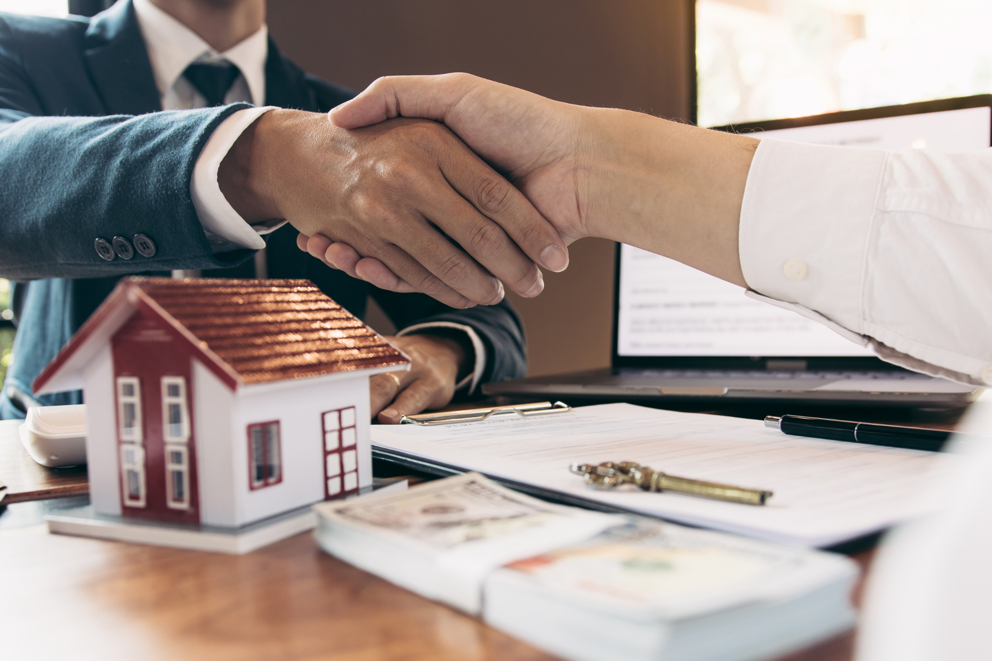 LA PROTECCIÓN DEL ADQUIRENTE. INVESTCASA IURIS S.L. en Torremolinos