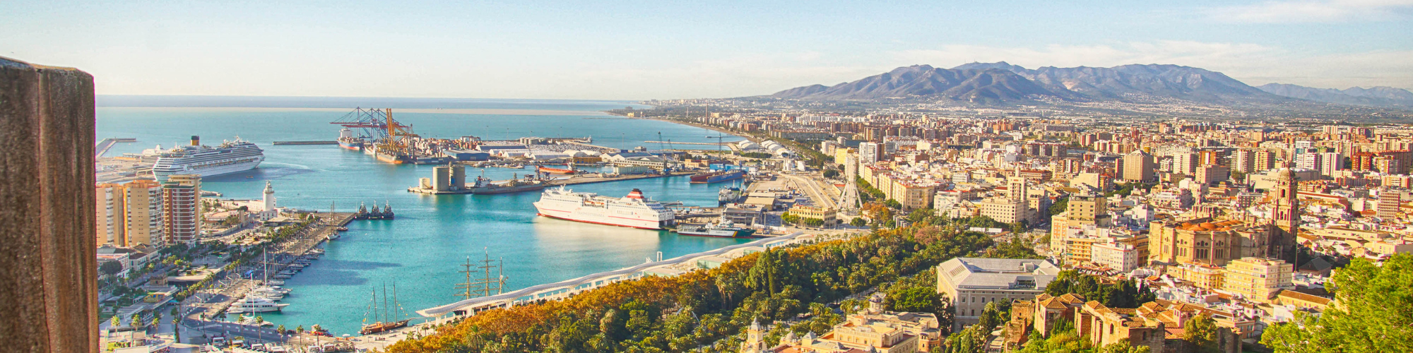 Servicios inmobiliarios profesionales . INVESTCASA en Torremolinos